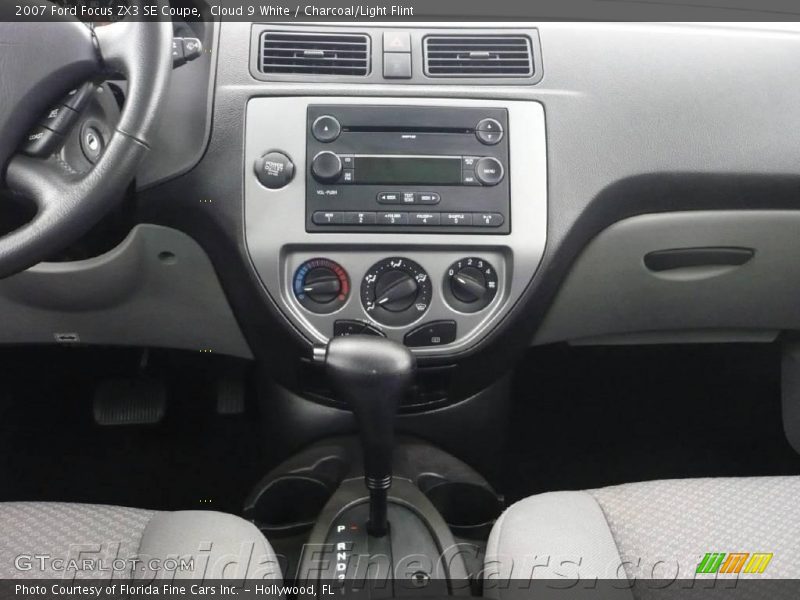 Cloud 9 White / Charcoal/Light Flint 2007 Ford Focus ZX3 SE Coupe