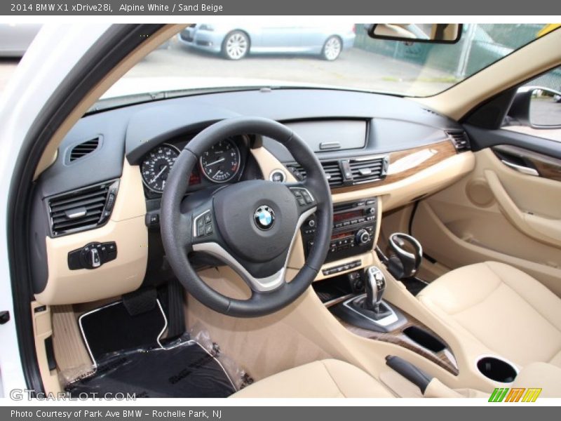 Alpine White / Sand Beige 2014 BMW X1 xDrive28i