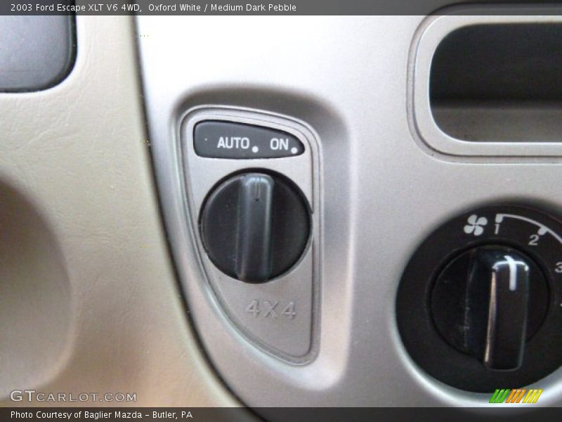 Oxford White / Medium Dark Pebble 2003 Ford Escape XLT V6 4WD