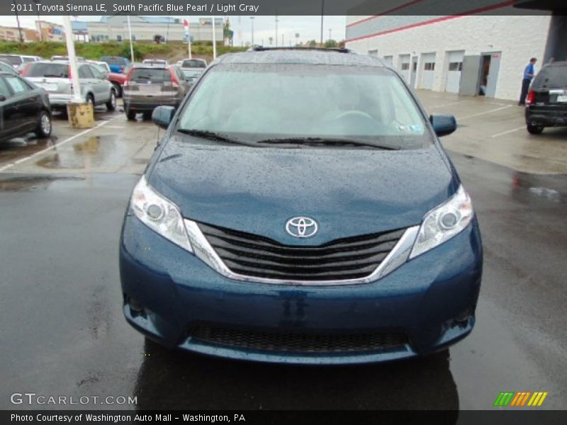 South Pacific Blue Pearl / Light Gray 2011 Toyota Sienna LE