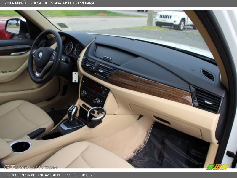 Alpine White / Sand Beige 2014 BMW X1 xDrive28i
