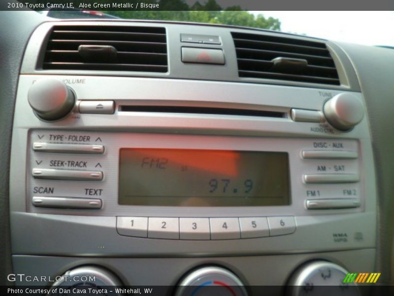 Aloe Green Metallic / Bisque 2010 Toyota Camry LE