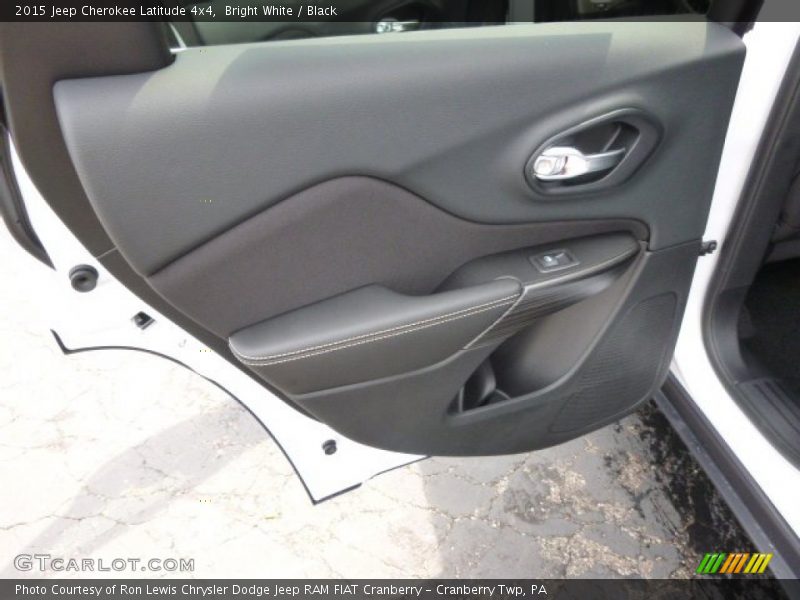 Bright White / Black 2015 Jeep Cherokee Latitude 4x4