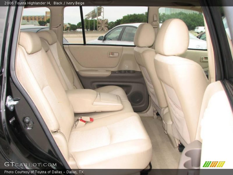 Black / Ivory Beige 2006 Toyota Highlander I4