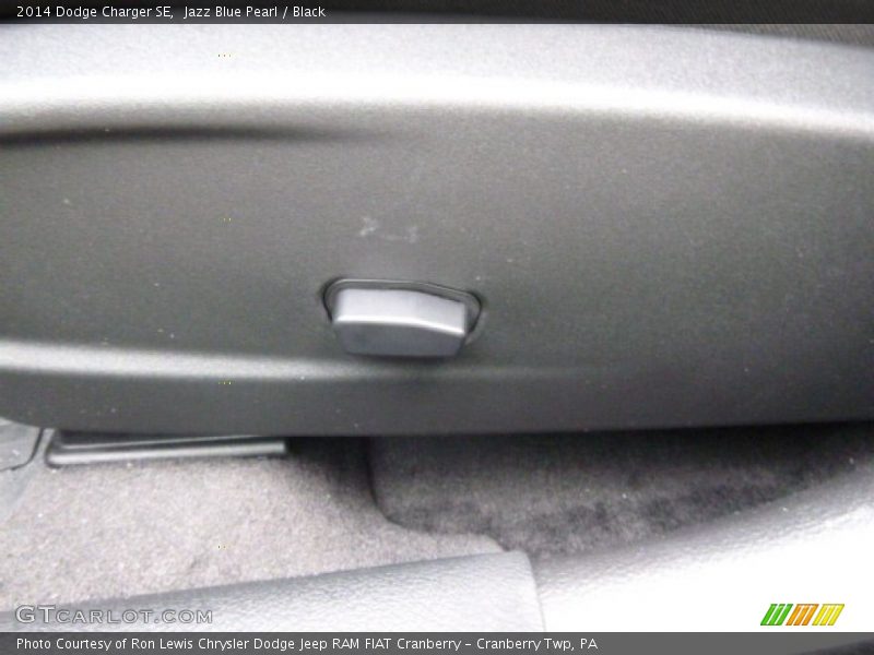 Jazz Blue Pearl / Black 2014 Dodge Charger SE