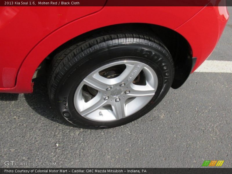 Molten Red / Black Cloth 2013 Kia Soul 1.6