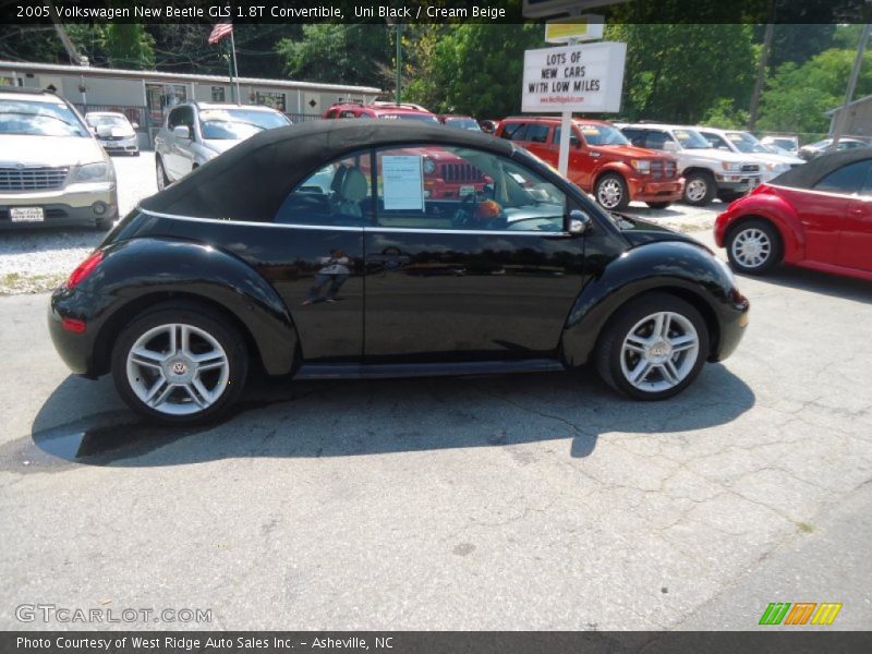 Uni Black / Cream Beige 2005 Volkswagen New Beetle GLS 1.8T Convertible