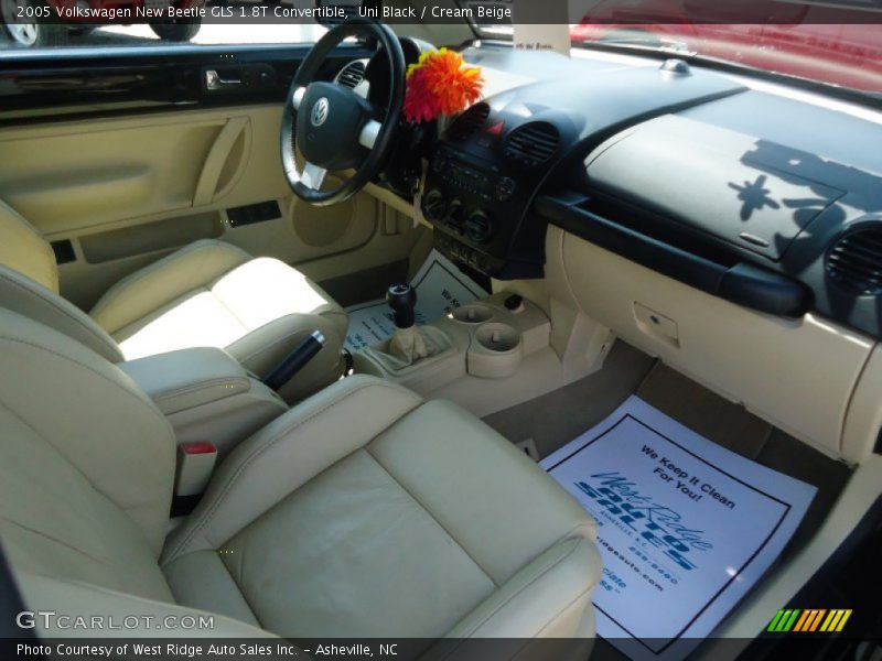 Uni Black / Cream Beige 2005 Volkswagen New Beetle GLS 1.8T Convertible
