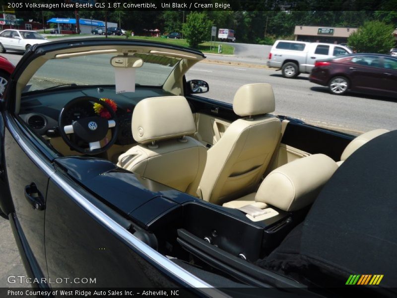 Uni Black / Cream Beige 2005 Volkswagen New Beetle GLS 1.8T Convertible