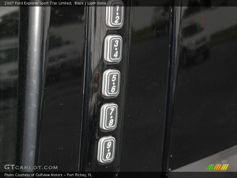 Black / Light Stone 2007 Ford Explorer Sport Trac Limited