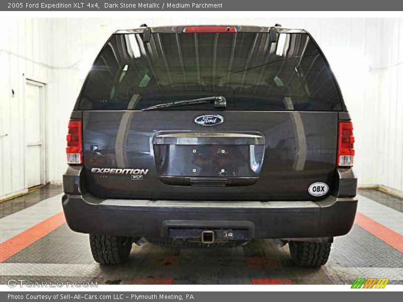 Dark Stone Metallic / Medium Parchment 2005 Ford Expedition XLT 4x4