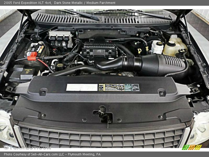  2005 Expedition XLT 4x4 Engine - 5.4 Liter SOHC 24V VVT Triton V8