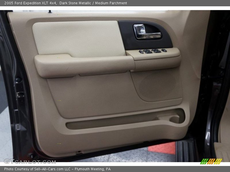 Dark Stone Metallic / Medium Parchment 2005 Ford Expedition XLT 4x4