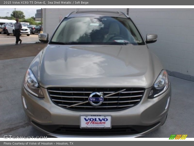 Sea Shell Metallic / Soft Beige 2015 Volvo XC60 T5 Drive-E