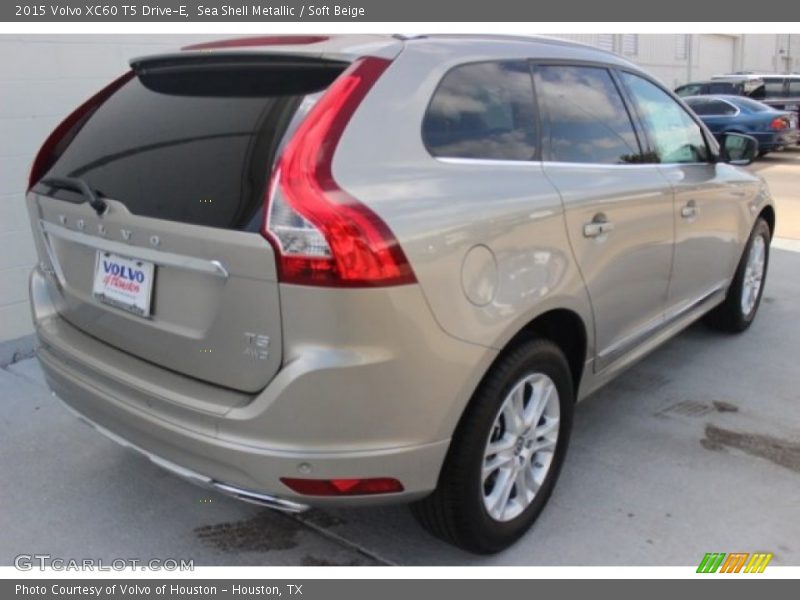 Sea Shell Metallic / Soft Beige 2015 Volvo XC60 T5 Drive-E