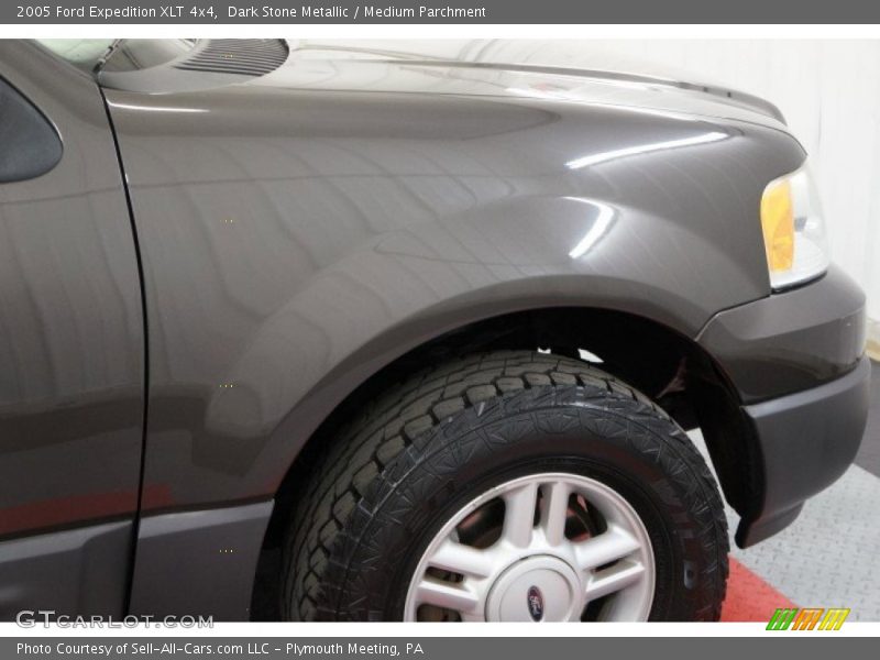 Dark Stone Metallic / Medium Parchment 2005 Ford Expedition XLT 4x4