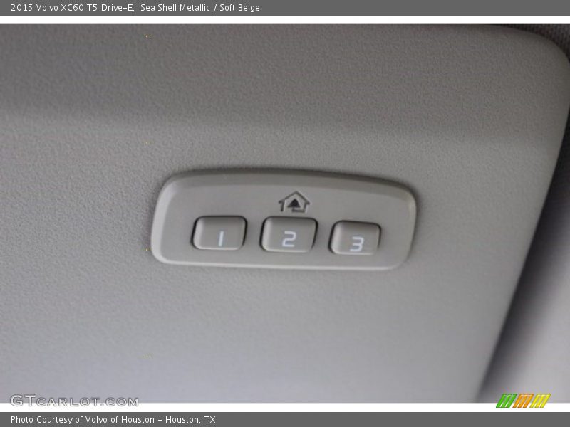 Sea Shell Metallic / Soft Beige 2015 Volvo XC60 T5 Drive-E