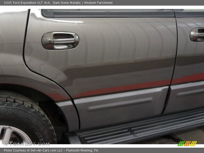 Dark Stone Metallic / Medium Parchment 2005 Ford Expedition XLT 4x4