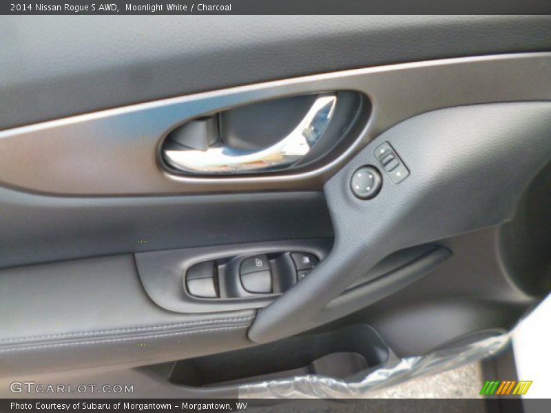 Moonlight White / Charcoal 2014 Nissan Rogue S AWD