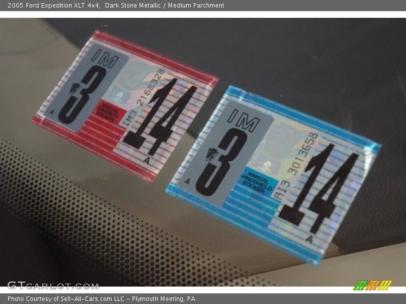 Dark Stone Metallic / Medium Parchment 2005 Ford Expedition XLT 4x4