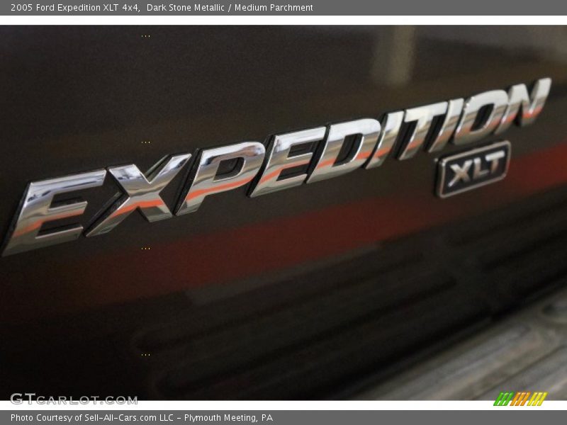 Dark Stone Metallic / Medium Parchment 2005 Ford Expedition XLT 4x4
