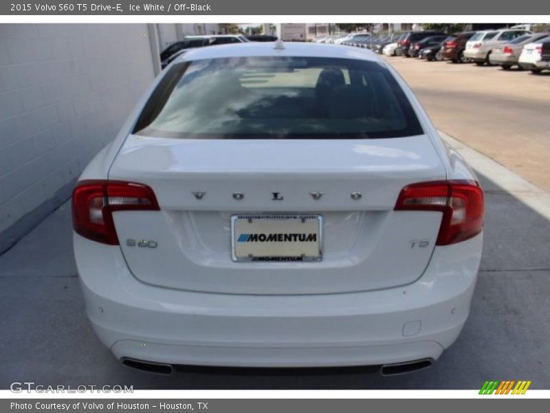 Ice White / Off-Black 2015 Volvo S60 T5 Drive-E