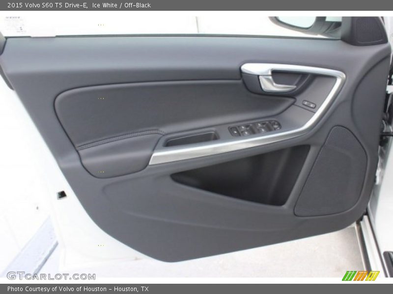 Ice White / Off-Black 2015 Volvo S60 T5 Drive-E