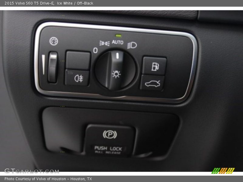 Ice White / Off-Black 2015 Volvo S60 T5 Drive-E