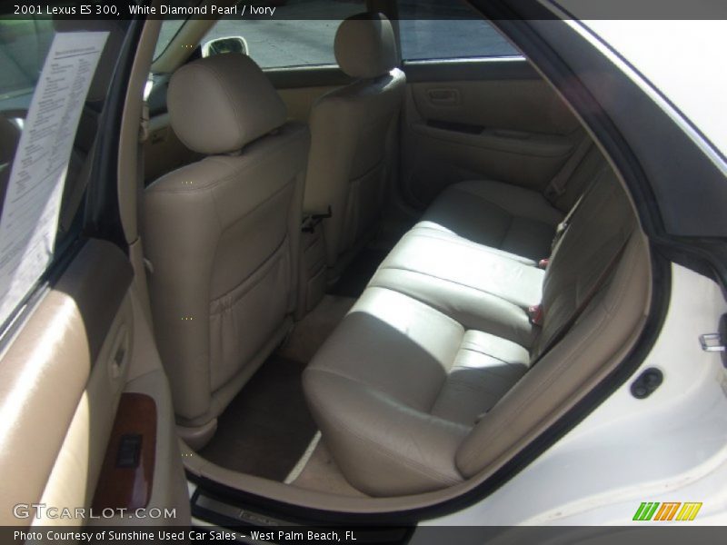 White Diamond Pearl / Ivory 2001 Lexus ES 300
