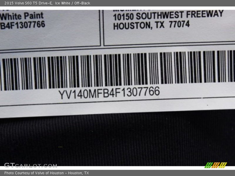 Ice White / Off-Black 2015 Volvo S60 T5 Drive-E