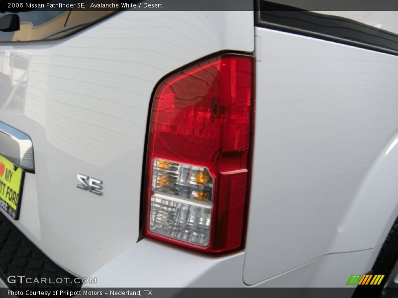 Avalanche White / Desert 2006 Nissan Pathfinder SE