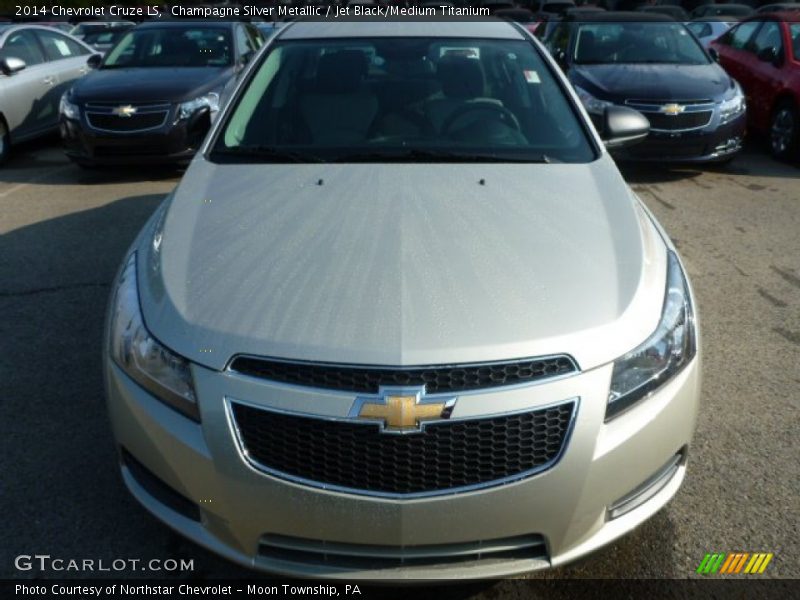 Champagne Silver Metallic / Jet Black/Medium Titanium 2014 Chevrolet Cruze LS