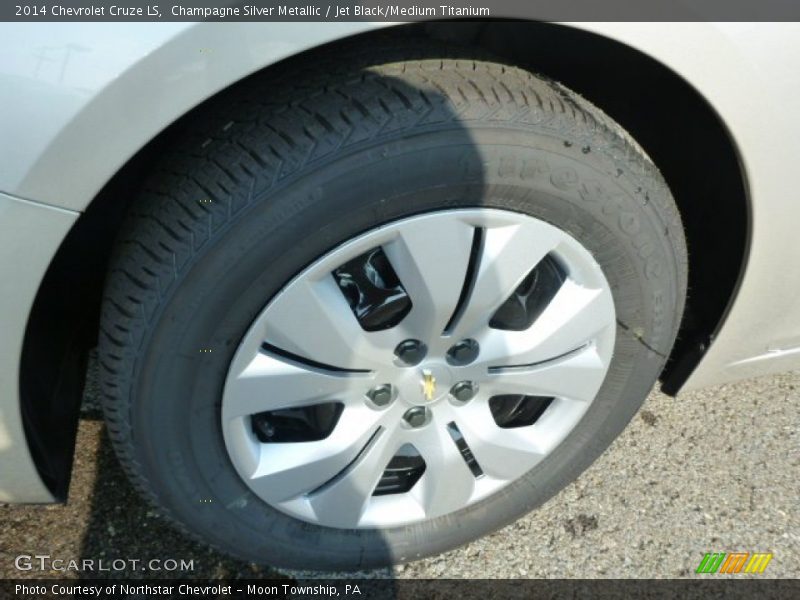 Champagne Silver Metallic / Jet Black/Medium Titanium 2014 Chevrolet Cruze LS