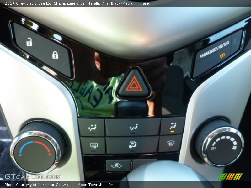 Champagne Silver Metallic / Jet Black/Medium Titanium 2014 Chevrolet Cruze LS