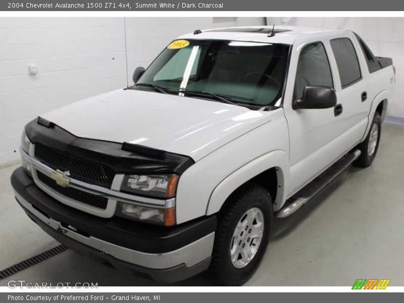 Summit White / Dark Charcoal 2004 Chevrolet Avalanche 1500 Z71 4x4