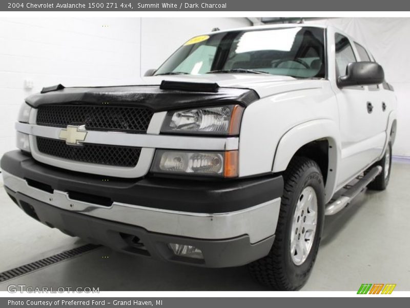 Summit White / Dark Charcoal 2004 Chevrolet Avalanche 1500 Z71 4x4
