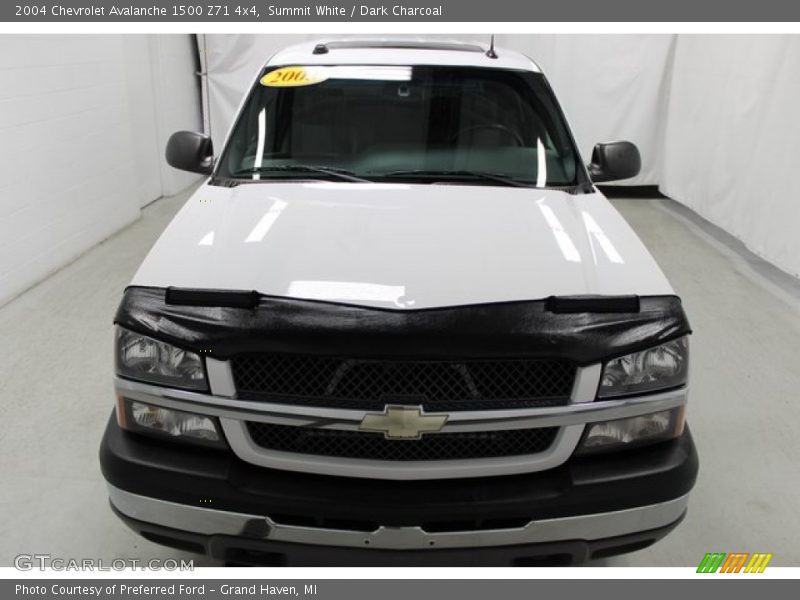 Summit White / Dark Charcoal 2004 Chevrolet Avalanche 1500 Z71 4x4
