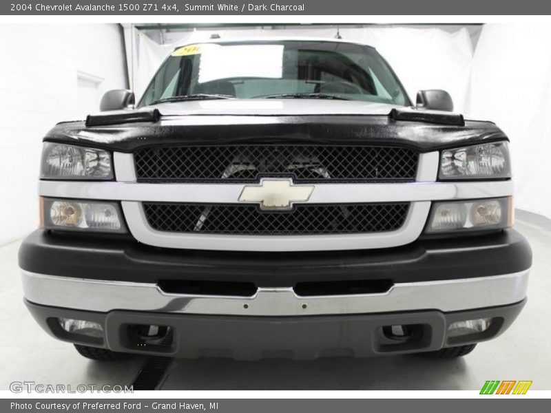 Summit White / Dark Charcoal 2004 Chevrolet Avalanche 1500 Z71 4x4