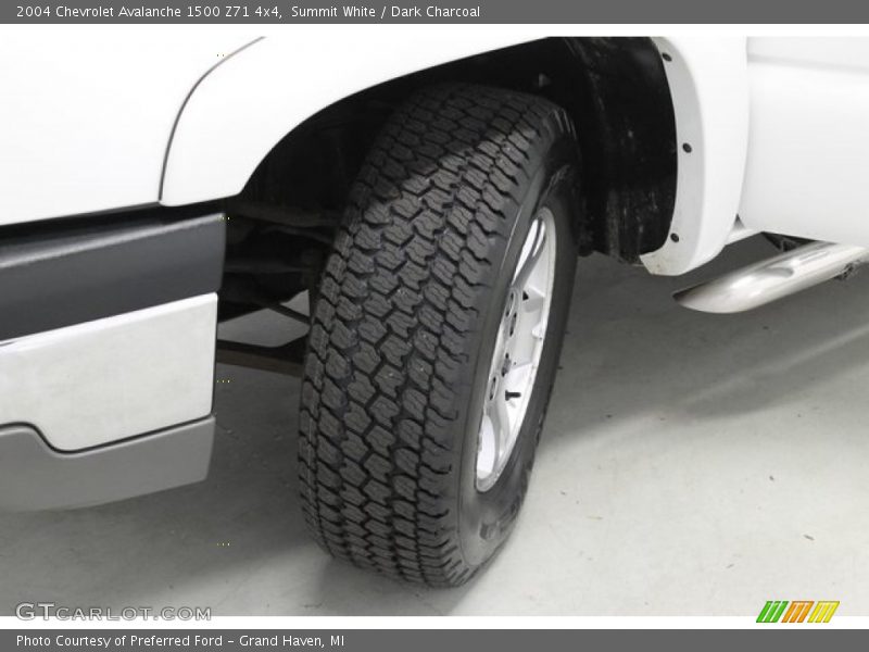 Summit White / Dark Charcoal 2004 Chevrolet Avalanche 1500 Z71 4x4