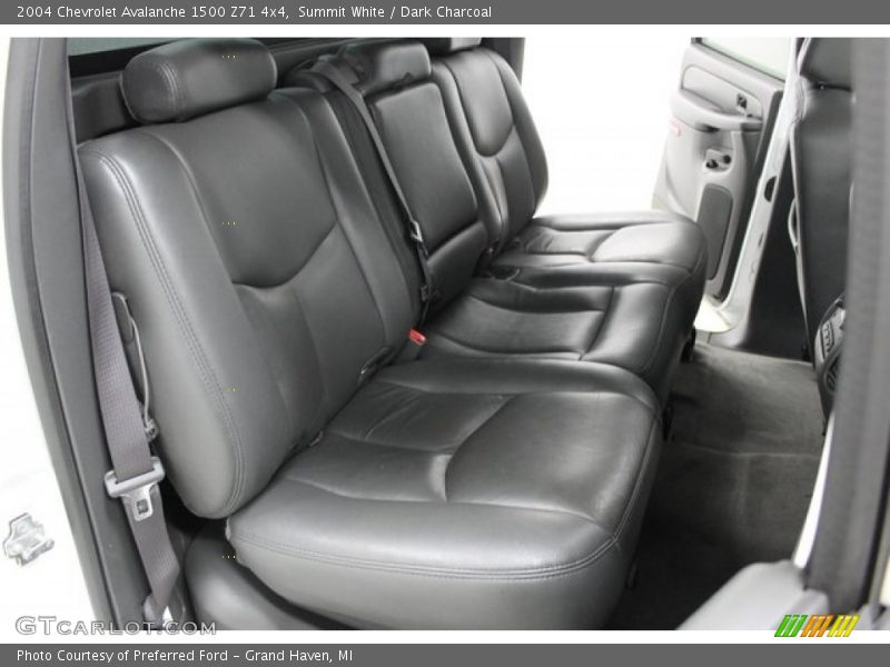 Summit White / Dark Charcoal 2004 Chevrolet Avalanche 1500 Z71 4x4