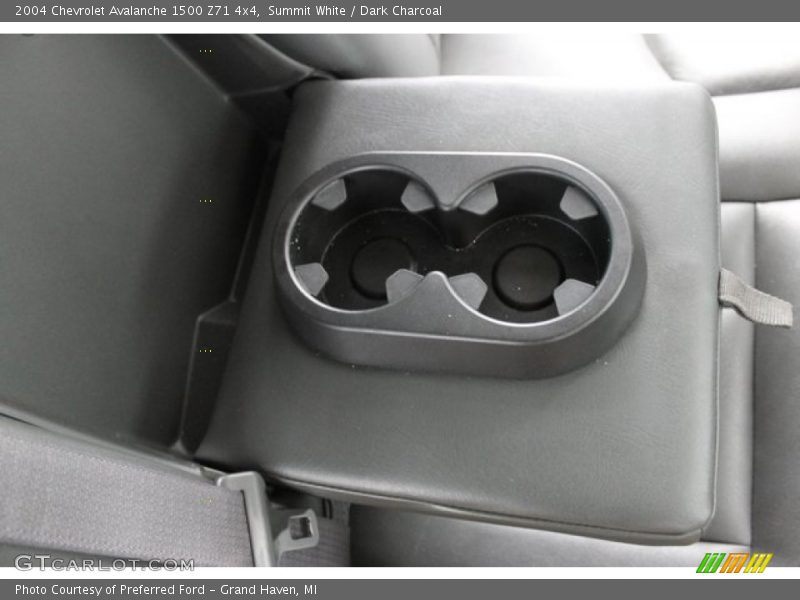 Summit White / Dark Charcoal 2004 Chevrolet Avalanche 1500 Z71 4x4