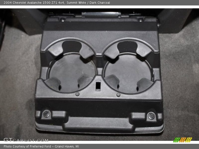 Summit White / Dark Charcoal 2004 Chevrolet Avalanche 1500 Z71 4x4