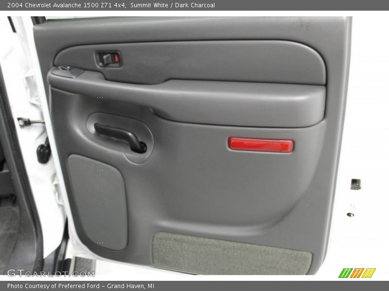 Summit White / Dark Charcoal 2004 Chevrolet Avalanche 1500 Z71 4x4