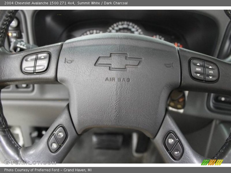Summit White / Dark Charcoal 2004 Chevrolet Avalanche 1500 Z71 4x4