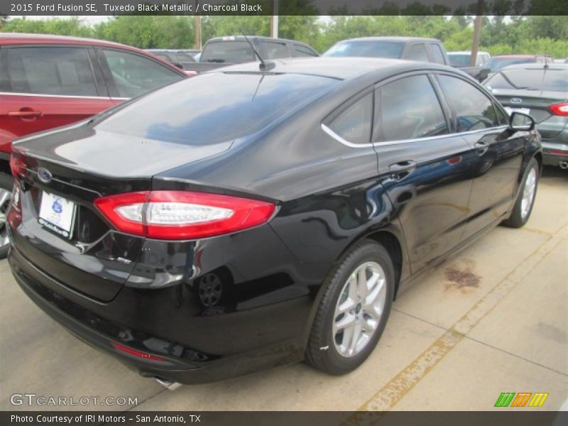 Tuxedo Black Metallic / Charcoal Black 2015 Ford Fusion SE