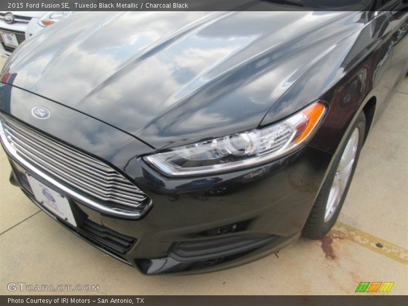 Tuxedo Black Metallic / Charcoal Black 2015 Ford Fusion SE