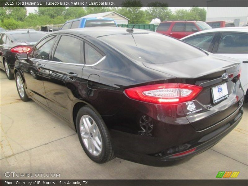 Tuxedo Black Metallic / Charcoal Black 2015 Ford Fusion SE