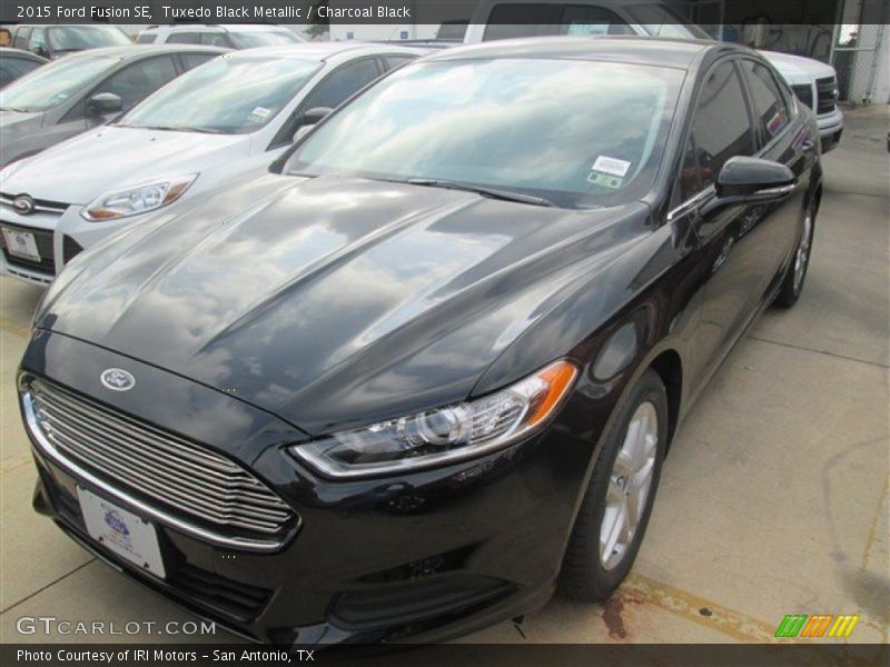 Tuxedo Black Metallic / Charcoal Black 2015 Ford Fusion SE