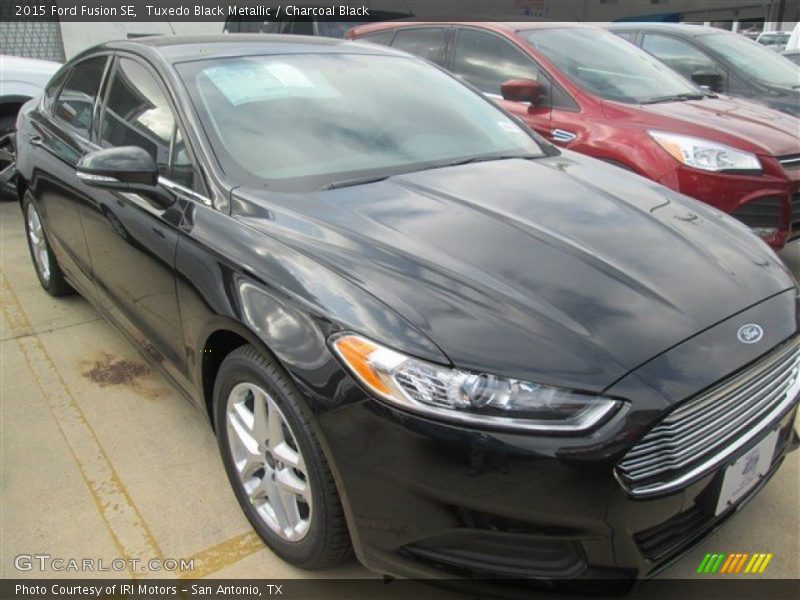 Tuxedo Black Metallic / Charcoal Black 2015 Ford Fusion SE