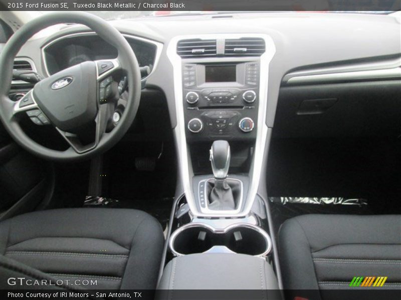 Tuxedo Black Metallic / Charcoal Black 2015 Ford Fusion SE
